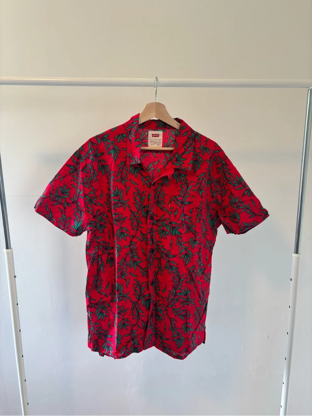 Levi's Red Tropical Print Button Down Shirt | 100% cotton | Size Large